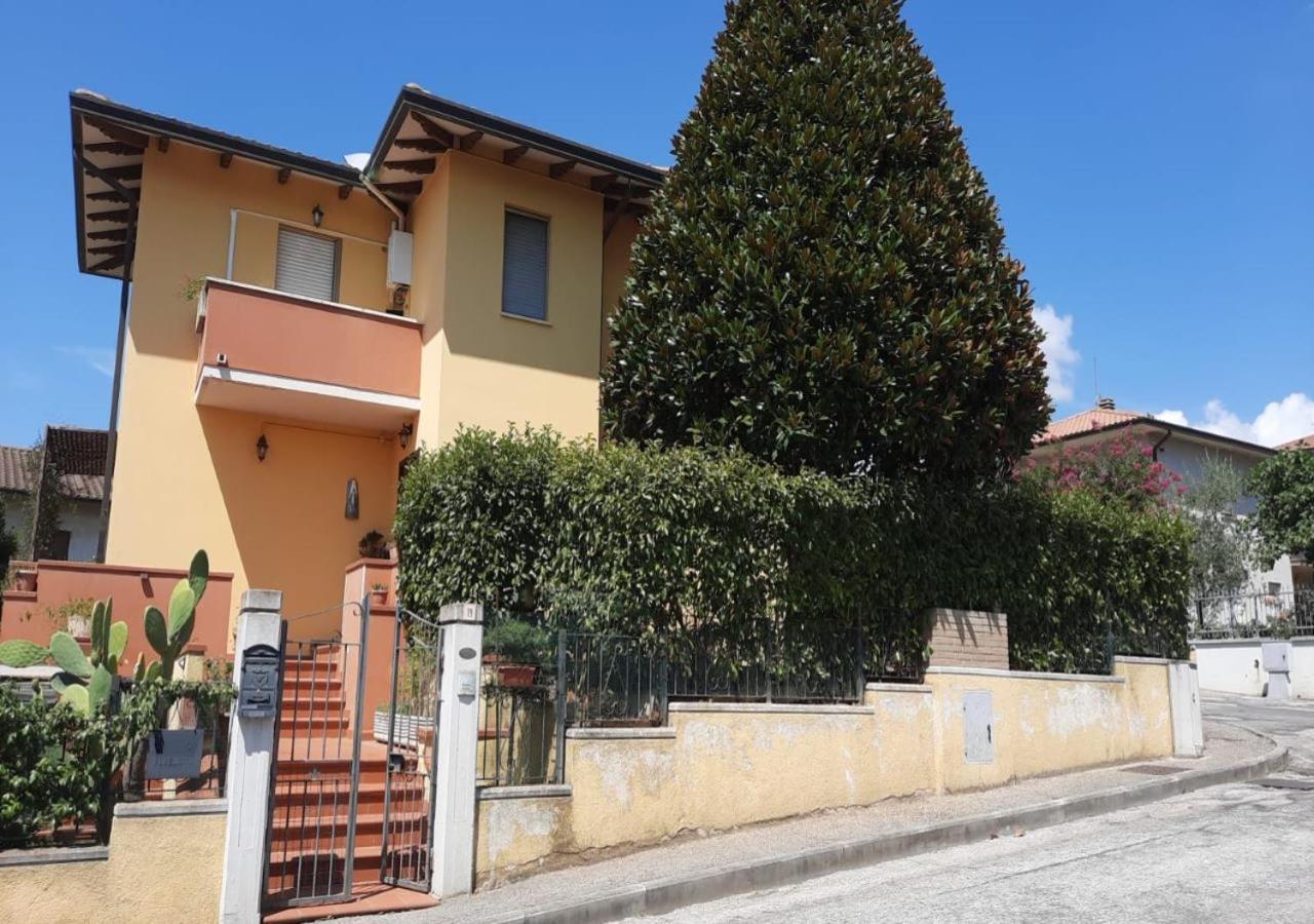Apartament Locazione Turistica Di Pucci Lidia Asyż Zewnętrze zdjęcie